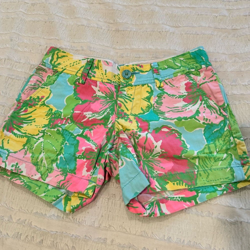 Lilly Pulitzer Hibiscus Callahan shorts